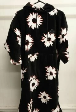 Mystic Poncho Velour - Black/ White -Mystic Sale 671ea205 6cbc 4fe9 b55f 6dc1ada3dcba