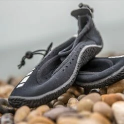 Crewsaver Aplite 2.5mm Wetsuit Shoes - Black -Mystic Sale crewsaver apliteshoe lifestyle 1