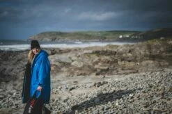 Dryrobe Knitted Eco Beanie -Mystic Sale eco beanie lifestyle 2 34ba3080 23af 4c8a adc6 5df1c590adf0 2024x2024