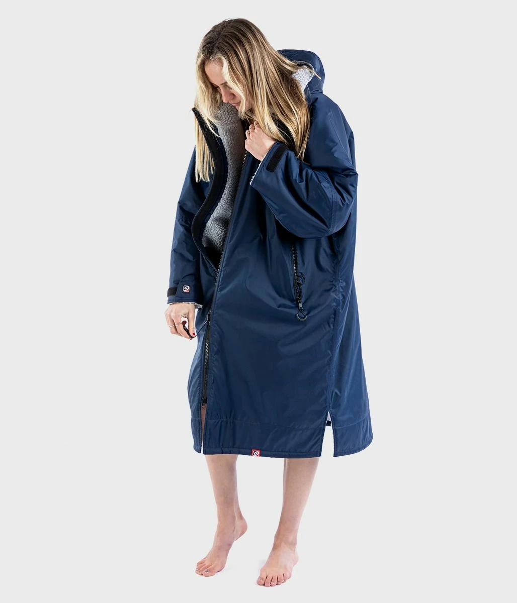 Dryrobe Advance Long Sleeve Change Robe - Navy / Grey 4 Dryrobe Advance Long Sleeve Change Robe - Navy / Grey - Image 2
