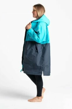 Robie Robes Dry-Series Recycled Long Sleeve Changing Robe - India Ink/Blue Atoll -Mystic Sale robierobes dryseries small iiba wetsuit 2 1296x